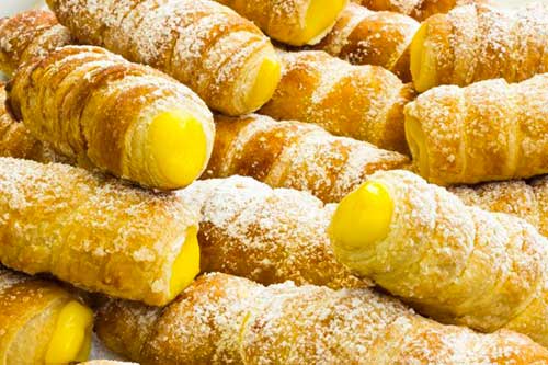 Cannoli alla crema 500x333