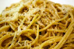 spaghetti-cacio-e-pepe